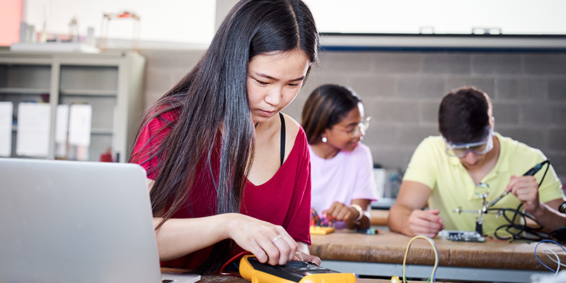 OfS publishes interim evaluation report on the Degree Apprenticeship Funding Competition